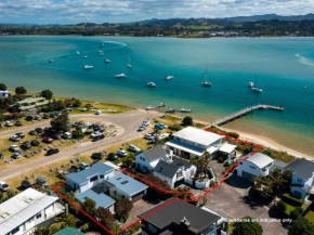 Omaha Beach House - Omaha Holiday Home, Warkworth